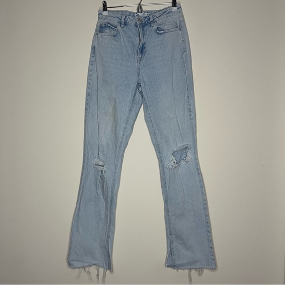 ZARA Slim Flare Light Wash Distressed Hem Slit Hem Jeans - Picture 3 of 13